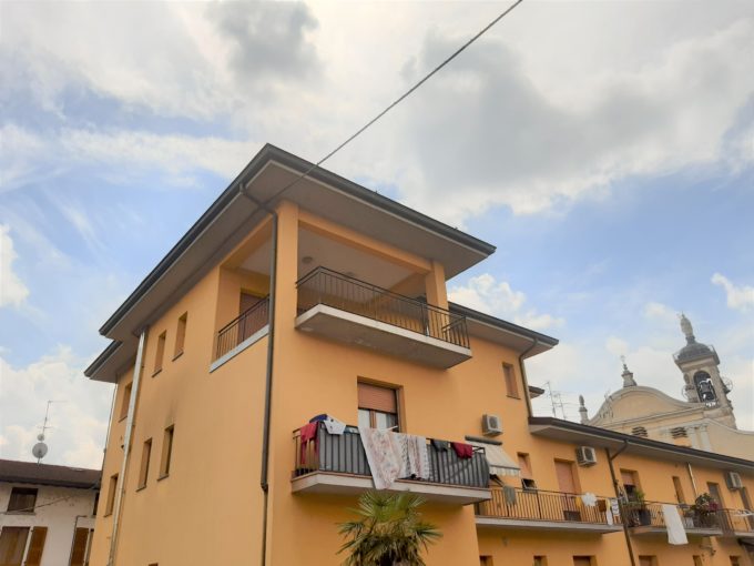 appartamento trilocale a cividate al piano