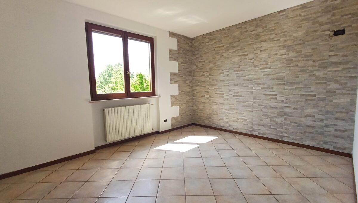 trilocale in vendita a romano (2)